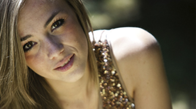Human Hair vs. Synthetic Hair Extensions - Natural or Synthetic? - elite extensions